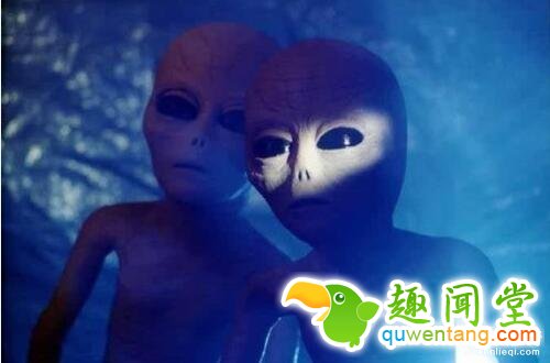 盘点中国10大UFO事件 至今仍是未解之谜  要说这个世界上没有外星人，恐怕很多人都不会相信，特别是对于那些UFO爱好者来说，不管是中国还是国外，在很多古代文献上都对UFO有很多记载，但是它们都存在着极大的不确定性，正因为如此，长期以来这类事件就会引起很多人的关注。  1、凤凰山外星接触事件  1994年5月~6月，黑龙江五常县凤凰山一位名叫孟照国的普通村民多次与外星人接触。外星人先后电击孟照国，对他进行采种，甚至穿墙而来带他参观飞碟基地。该事件报道后，引起了全世界的关注。原中国UFO研究会专家委员会和学术委员会己于1997年8月23日作出了初步的结论，认为这次UFO的事件是真实的。  2、UFO都溪毁林事件  1994年12月1日凌晨三时，火球状的不明飞行物骤至都溪林场，其巨大的声响惊醒了林场职工以及附近居民。众人眼见林场内的四百亩松林被拦腰折断、房顶被毁，奇特的是人畜家禽却无一伤亡，甚至连穿过林区的高压线亦完好无损。  3、上海129UFO事件  2006年12月9日下午4时30分至5时5分，在上海市西部天空中出现了“不明飞行物”，目击者成千上万。随着电视、电台、报纸的大量报导，已引起社会公众的热烈反响，与之相关的各种猜测和推想亦有报道。  4、“杜立巴石碟”之谜  1938年，一支考古队在与世隔绝的巴颜喀拉山脉取得了惊人的发现。他们在山洞中发现了形状奇特的遗骸和数百个神秘的“杜立巴石碟”。据说，当时考古队还在石壁上发现太阳、星星以及其他天体的图画?？脊叛Ъ彝撇猓庑┒鞫际?万2千年前外星人造访地球时留下的，但那些山洞后来再也没有被找到过。  5、泰安UFO事件  2005年2月23日(元宵节)，泰安市西北方向上空出现了不明飞行物。摄影爱好者蔡志亭在市政广场中心花园拍摄元宵节烟花时，拍下了这个类似草帽形状的UFO。事件报道后，引起多方媒体的关注，包括中央电视台新闻频道在内的多加媒体先后报道了此次事件。  6、微山UFO活动事件  2003年5月2日晚，山东省微山县欢城镇界牌口村发现不明飞行物，不明飞行物在该村上空飞行逗留2小时之久。对于此事，《济南时报》分别以《微山县出现不明飞行物》和《不明飞行物现微山》为题，先后两次进行报道。  7、“白衣怪人”事件  1967年8月14日夜，符宗杰同其家人坐在村口的桥栏上纳凉时，同时看见5个身穿白衣的怪人。第一个人身形高大，约有3米，后面四人身高逐渐下降，到最后一个时已同普通人类一样高。这5个白衣人在桥上停下脚步，他们东张西望，时而来回走动，时而蹲地忙碌着。约过两三分钟，白衣怪人似乎发现有人在窥视，他们排队离开并消失于附近的小树丛中。  8、哈尔滨UFO事件调查纪实  2001年 8月24日晨1~1：30期间，有UFO列队和变队飞过哈尔滨上空。目击者达上百人，电话汇报目击经过者达30多人。目击者声称自己看到的绝不是流星，也不是飞机、天象及自然天体。这次UFO事件轰动很大，目击者之多、范围之广令人惊叹，哈尔滨《新晚报》8月25日第2版已刊登这则消息。  9、我国两次百万人目击UFO事件  1981年7月24日22时33分至52分出现的螺旋状UFO和1995年7月26日22时0分至25分出现的扇状UFO，我国十多个省直辖市的目击者有上百万，其中就有中国科学院南京紫金山天文台的好几位天文工作者。  10、清代《赤焰腾空》  清代画家如作于1892年(光绪十八年)的画作《赤焰腾空》，绘有许多身着长袍马褂的市民聚集在南京夫子庙朱雀桥头，仰望空中一团火球。这是中国最早的关于UFO的图画，成为今人研究UFO的珍贵历史资料。画家在画面上方落款写到：  “九月二十八日，晚间八点钟时，金陵(今南京市)城南，偶忽见火毯(即球)一团，自西向东，型如巨卵，色红而无光，飘荡半空，其行甚缓。维时浮云蔽空，天色昏暗。举头仰视，甚觉分明，立朱雀桥上，翘首踮足者不下数百人。约一炊许渐远渐减。有谓流星过境者，然星之驰也，瞬息即杳。此球自近而远，自有而无，甚属濡滞，则非星驰可知。有谓儿童放天灯者，是夜风暴向北吹，此球转向东去，则非天登又可知。众口纷纷，穷于推测。有一叟云，是物初起时微觉有声，非静听不觉也，系由南门外腾越而来者。嘻，异矣!”