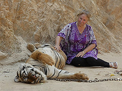 这么恐怖的冒险活动有人敢玩吗？第一个就