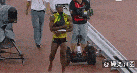 运动场上的迷之尴尬，不好意思我笑点太低没忍住