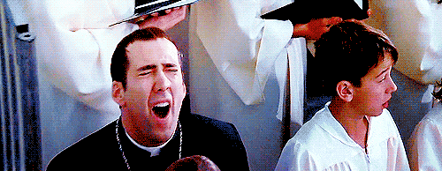 当你拉拉链，不小心夹到包皮时：