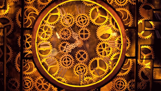 有个爱蒸汽朋克的设计师，花两年做了这么个酒吧