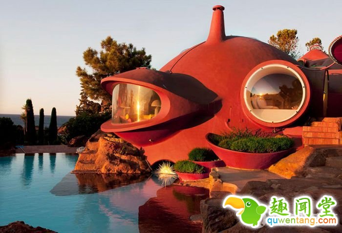 Maison Bernard：外型怪異、宛如來自外星球的鮮豔泡泡建築 2