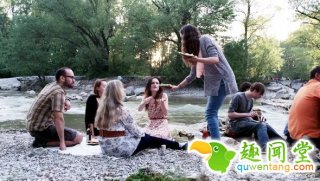 德国人又开挂了,发明了用树叶制造的盘子