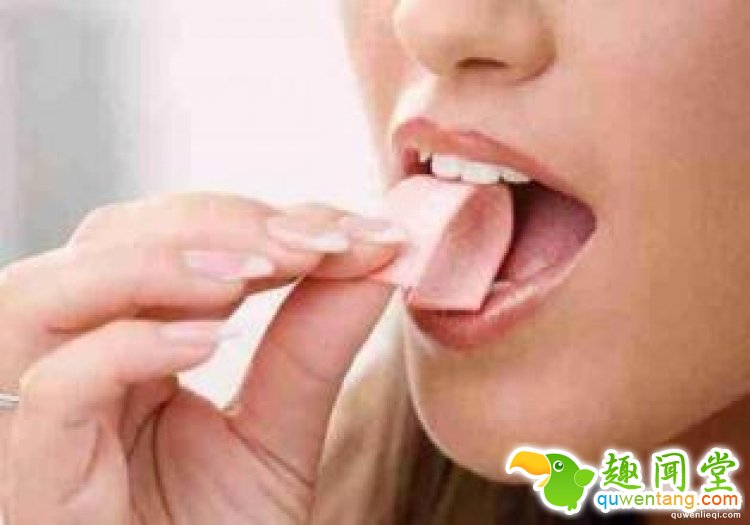 【真相帝】那些年不小心吞下的口香糖，真的会一直粘在你的肠子上吗？