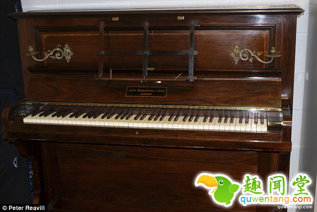 调音师钢琴内找到一袋古金币，「改变生命的财富」4月20前找主人!