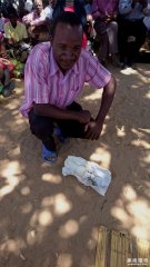 傻眼！怀孕8个月女子竟然生下一只青蛙