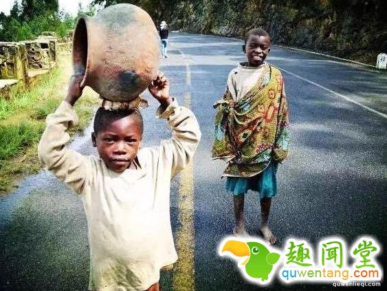 8岁就可以结婚生子的种族，永远长不大！