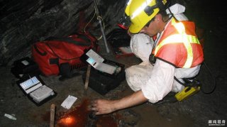 加拿大发现20亿年前的古老水源 有人尝了一