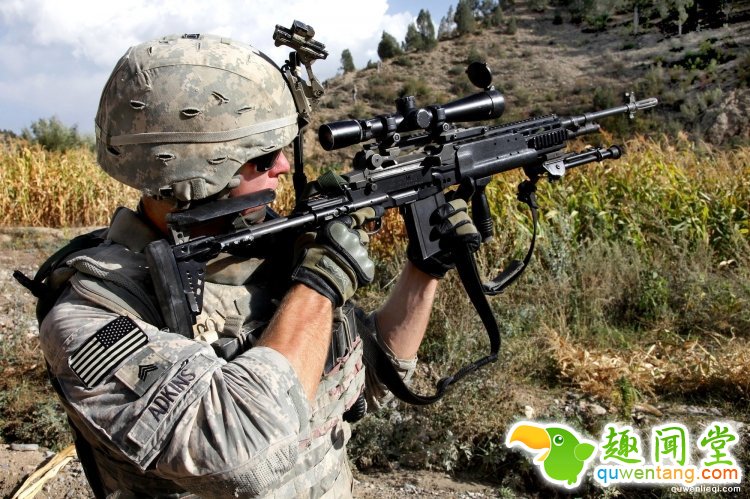 美国军队制服上国旗肩章为啥是反的？原因真的很鸡汤