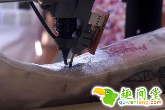 肉疼！老外用3D打印机做纹身，1秒150针