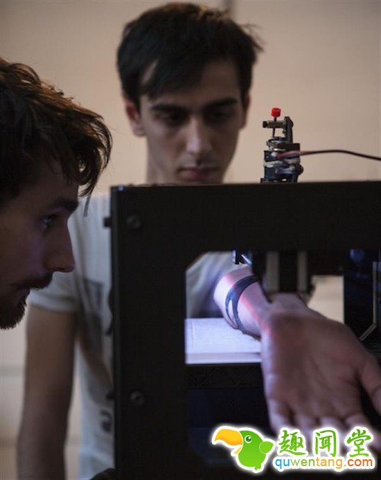 肉疼！老外用3D打印机做纹身，1秒150针