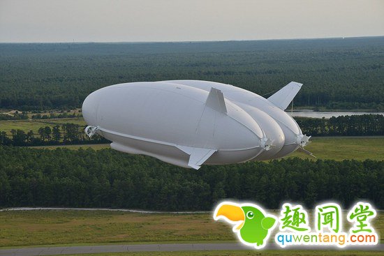 全球最大飞行器首次离地飞行，就是这模样有点...