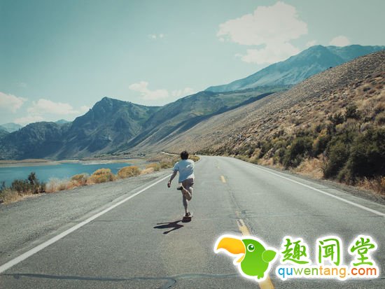 小伙踩滑板游遍了美国西部，却没人知道他长啥样