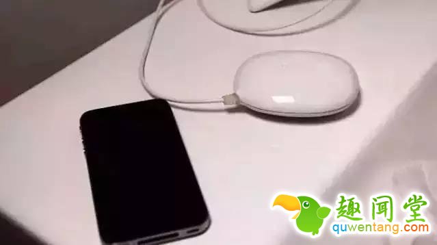 洗衣机要被德国人玩坏了，它居然只有香皂那么大！