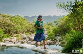 穿凉鞋短裙参赛！少女夺50公里马拉松冠军