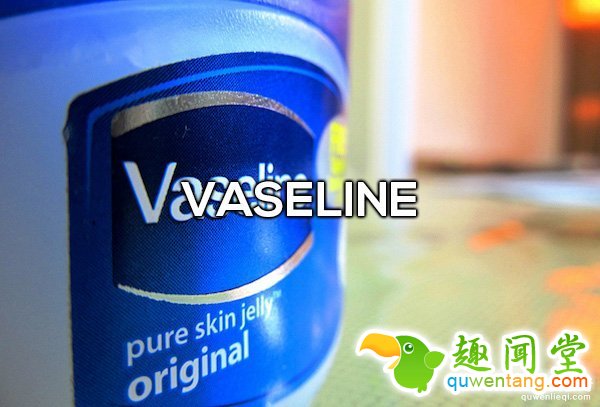 15个本来用途根本不是这样的「被人误用反而变更好生活产品」。#1 难怪可乐这么神奇!