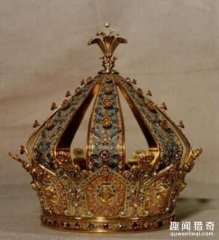 攻破博物馆安检 镶1791颗宝石圣母玛利亚之