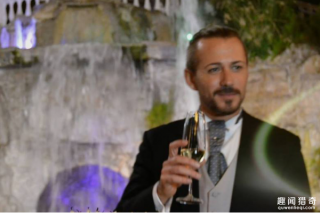 惊！这个40岁的意大利男人跟自己结婚了？