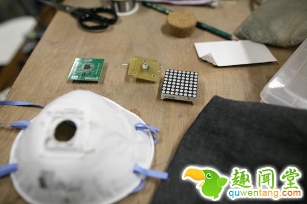 LED矩阵面罩：揭开隐藏的面部情绪 缩短人们之间的距离--阿里百秀