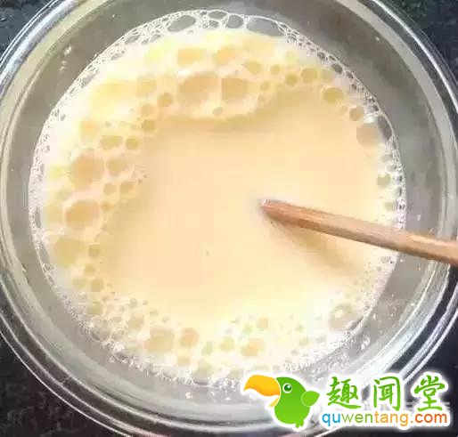 原来蒸蛋时我们少放了这样东西,难怪餐厅的蒸蛋又香又滑