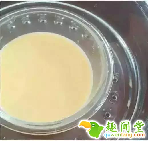 原来蒸蛋时我们少放了这样东西,难怪餐厅的蒸蛋又香又滑