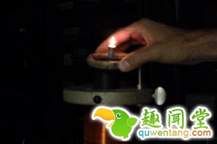 无线充电器是怎么能做到不用电线的？