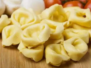 看着像饺子，却又不是饺子，外国类似饺子