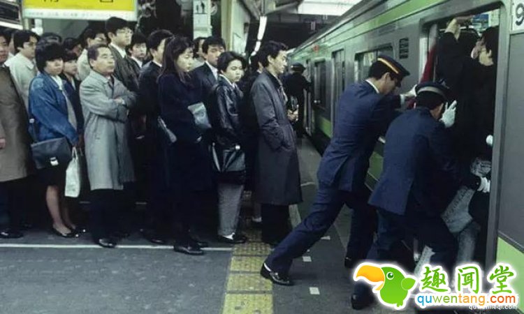 别忽略这些蓝领职业，他们可能是你收入的十几倍！