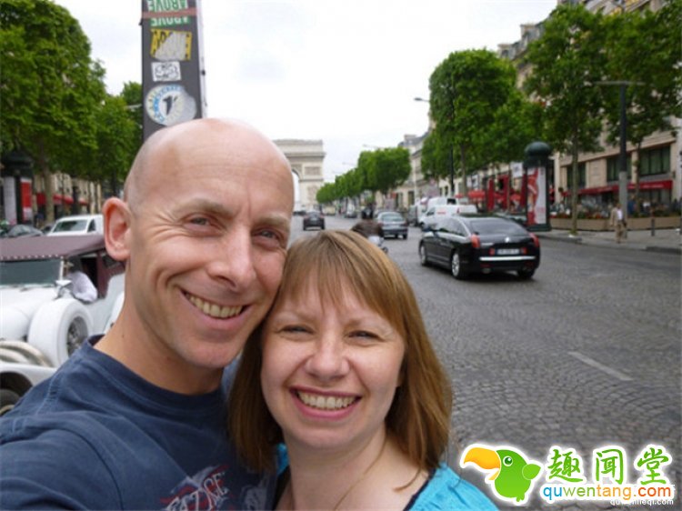 他一年内跑20场马拉松，疯狂的背后只为了故去的妻子