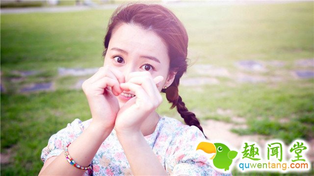 我承诺不会一直闭嘴；人们想听时，我诉说；人们漠视时，我呐喊。我不会为自己的感受、信仰和所爱之物道歉。我不会仅仅因为很容易做到或别人想让我道歉，就张口说对不起 - 女生,经典语录,人生感悟,情感语录,心灵鸡汤