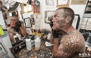 男子花数年刺三千多块纹身，就像一裸奔的