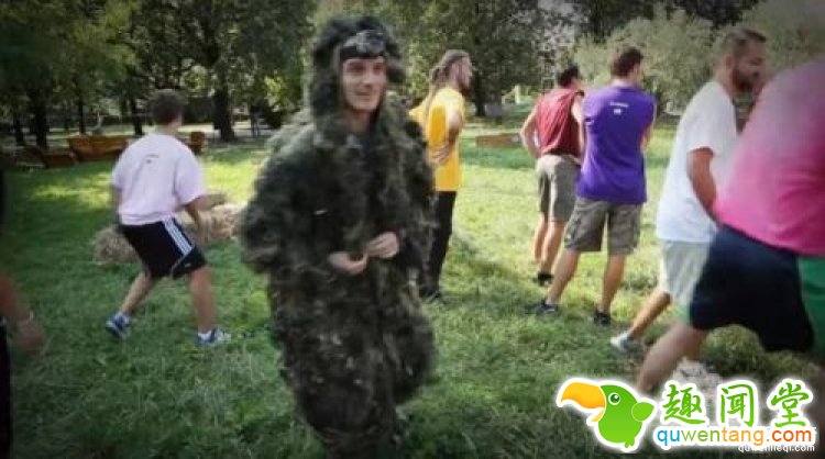 躲猫猫哦也有世锦赛？不过却是个成人游戏