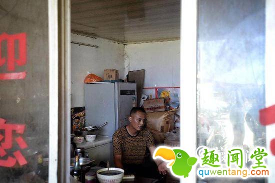 张云说，如果手接不住，没力了，就倒下当垫子